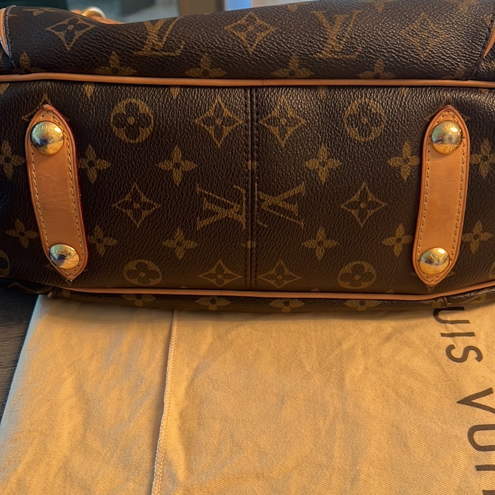 Louis Vuitton large Galliera bag used but in great shape. - Picture 10 of 13